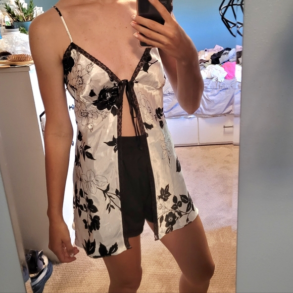 Y2k victorias secret Black and white floral slip - Picture 1 of 5